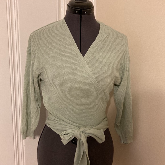 Mango wrap top - Picture 2 of 3